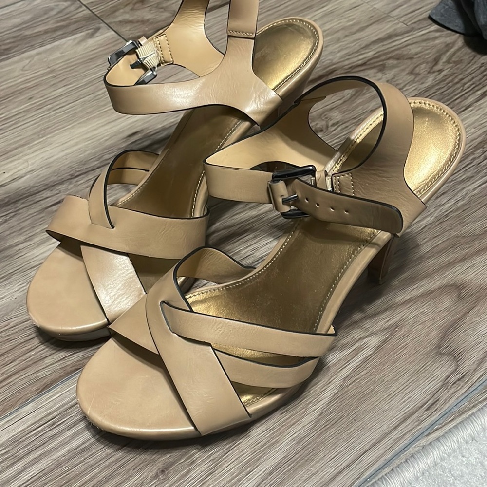 Kelly & Katie Tan Heels